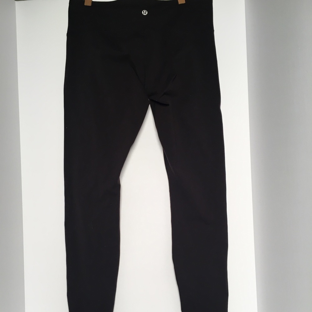 GUC - LULULEMON • Wunder Unders (8) 28 in inseam